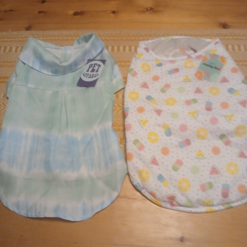 Two pieces Pet Apparel Size M.  Cooling Vest/Tie Dye Dress.  NWT